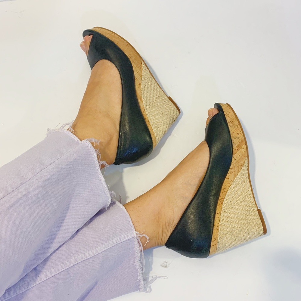 COLE HAAN Nike Air Leather Peep Toe Wedges 9